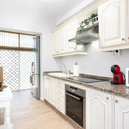 Home2book Beachside Cristianos & Pool 公寓