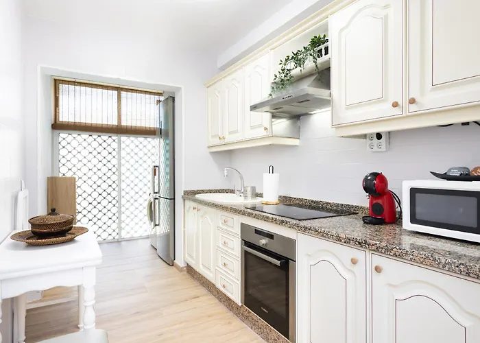 Home2book Beachside Cristianos & Pool شقة